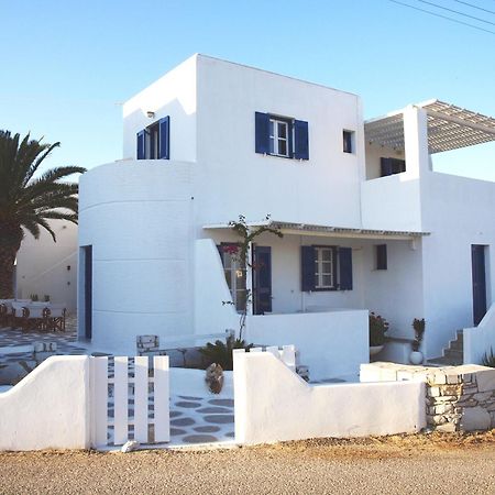 Nicos Studios & Apartments Logaras Bagian luar foto