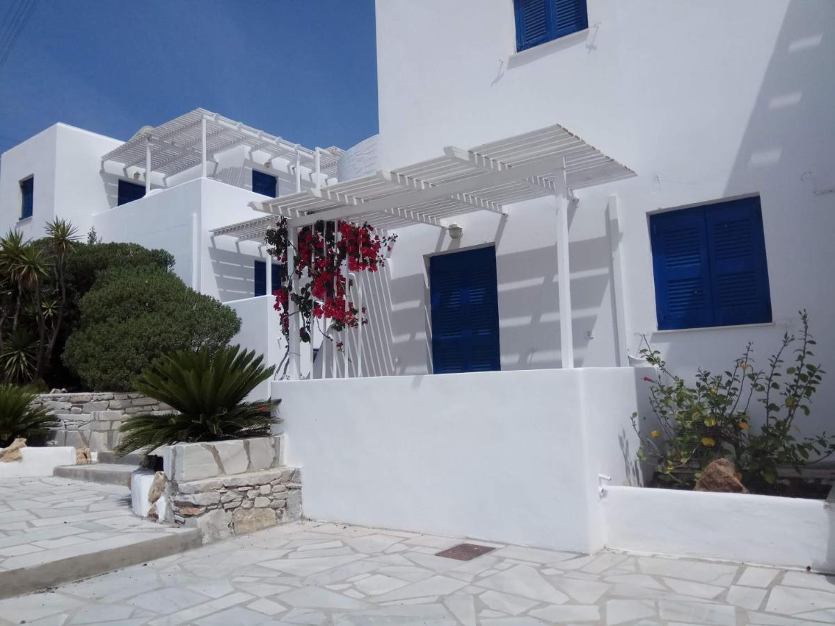 Nicos Studios & Apartments Logaras Bagian luar foto