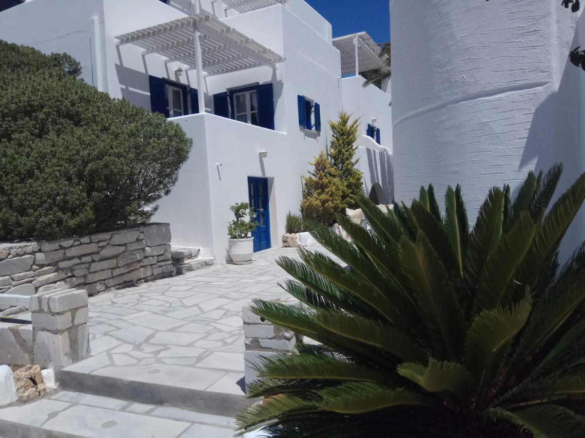 Nicos Studios & Apartments Logaras Bagian luar foto