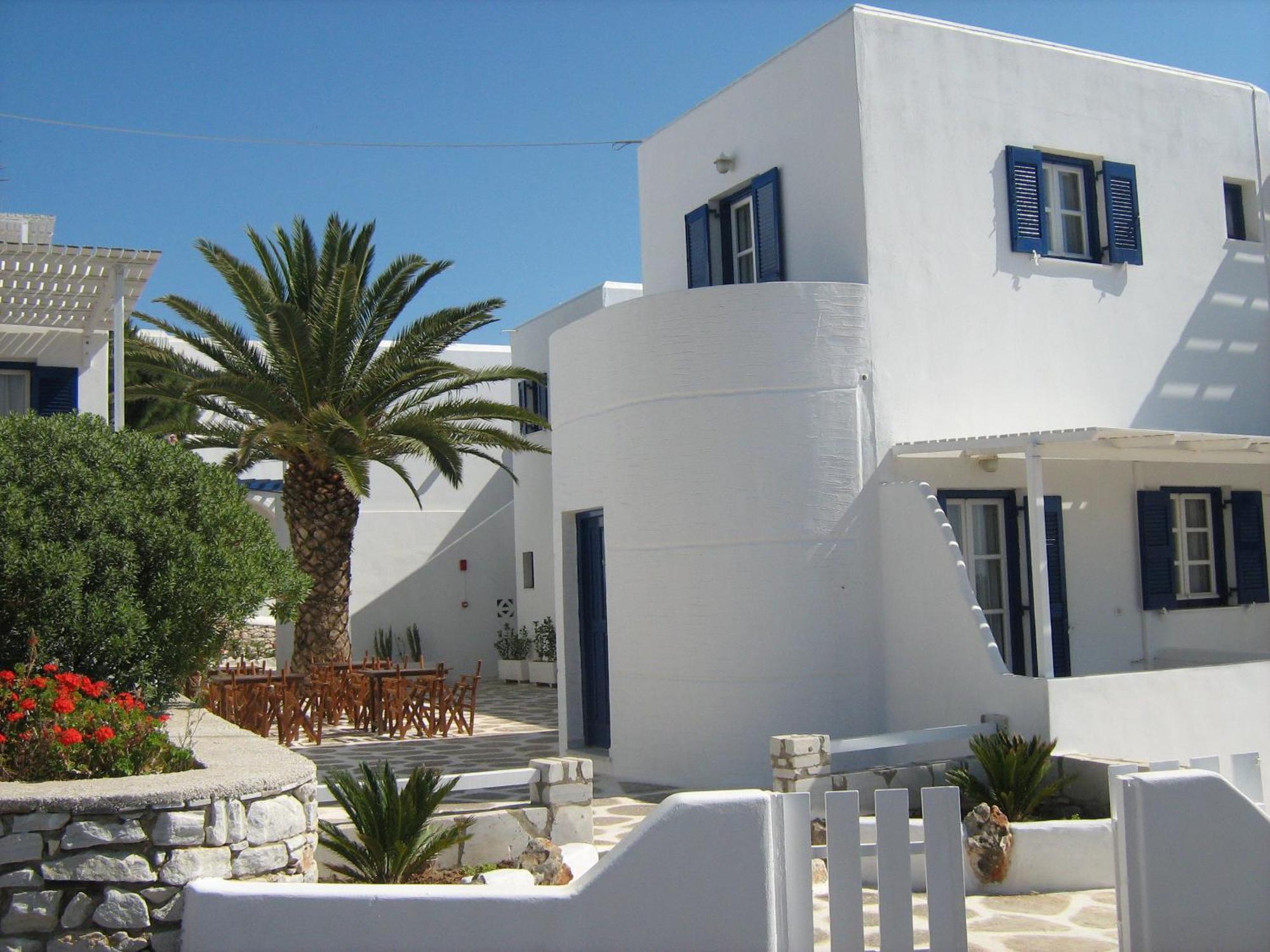 Nicos Studios & Apartments Logaras Bagian luar foto