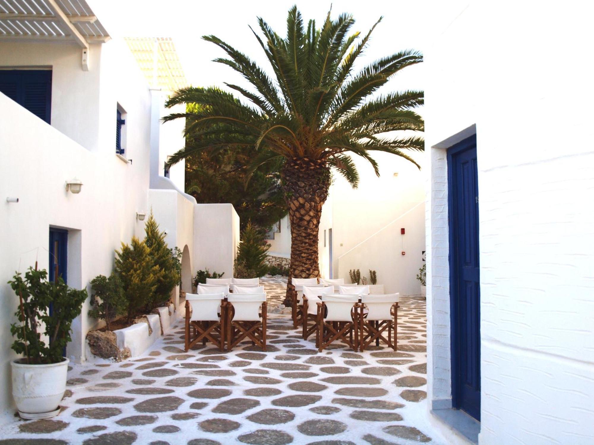 Nicos Studios & Apartments Logaras Bagian luar foto