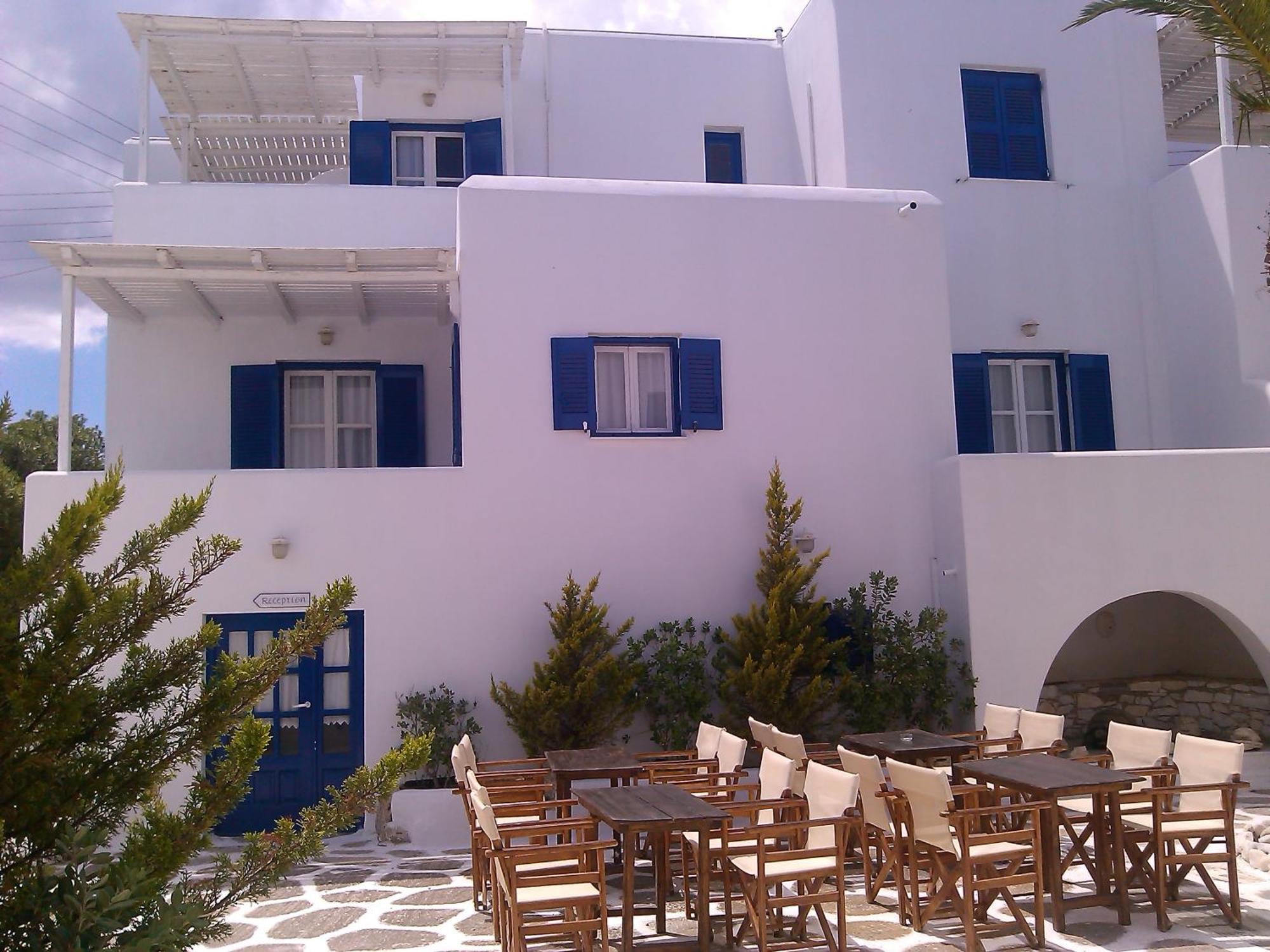 Nicos Studios & Apartments Logaras Bagian luar foto