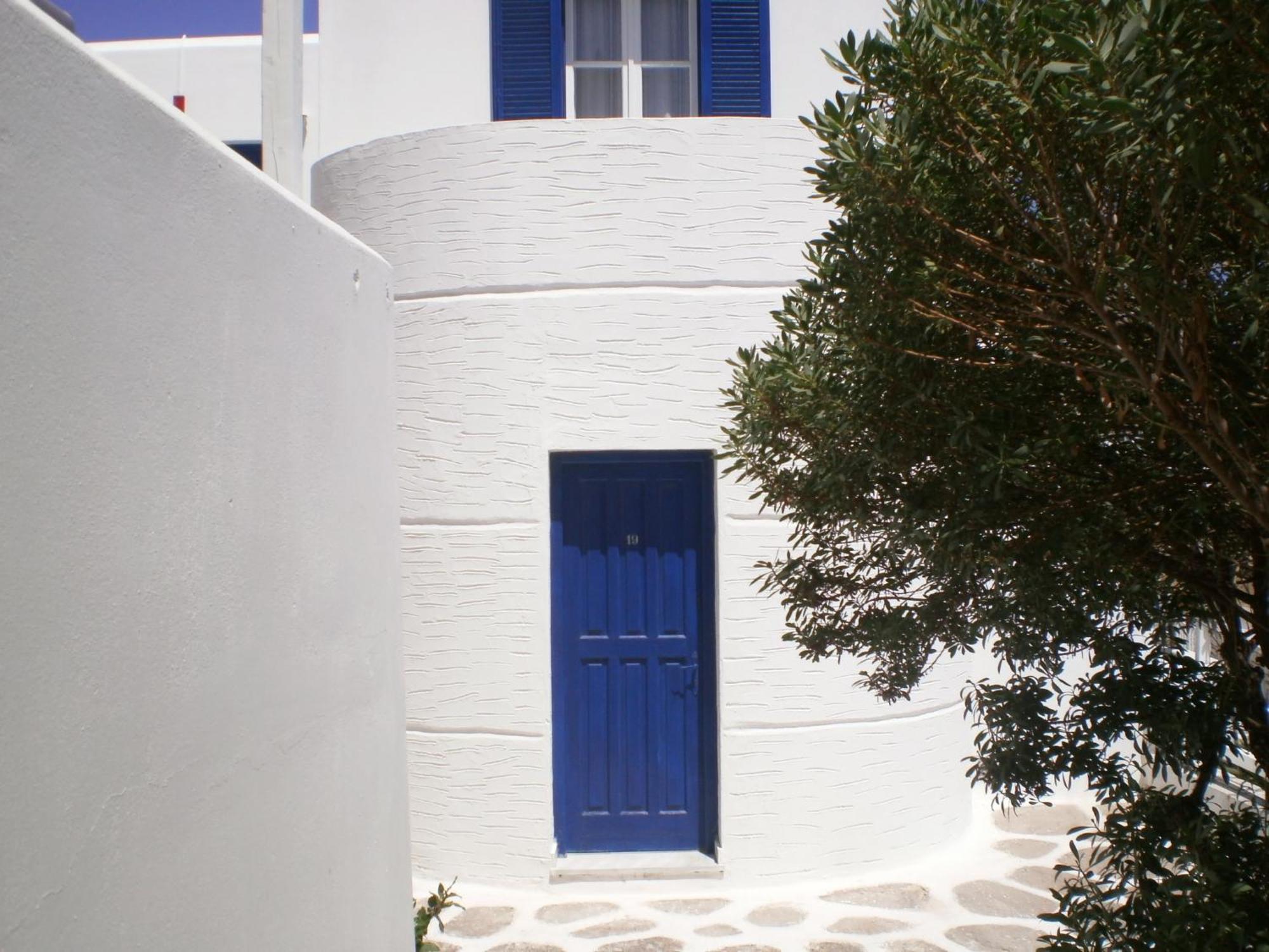 Nicos Studios & Apartments Logaras Bagian luar foto