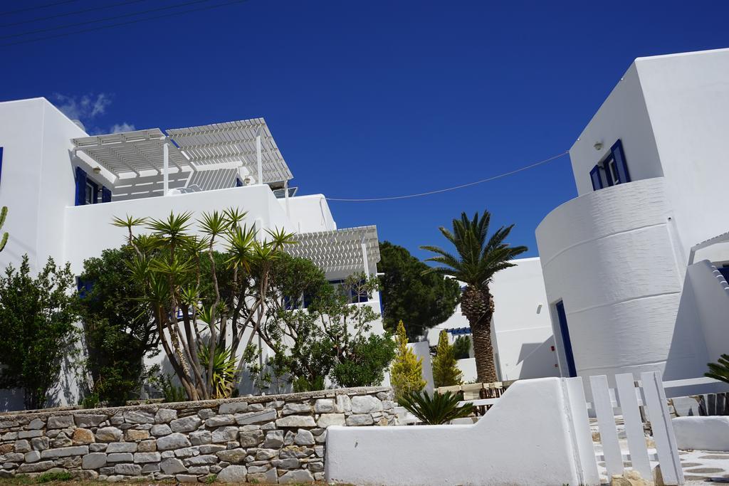 Nicos Studios & Apartments Logaras Bagian luar foto