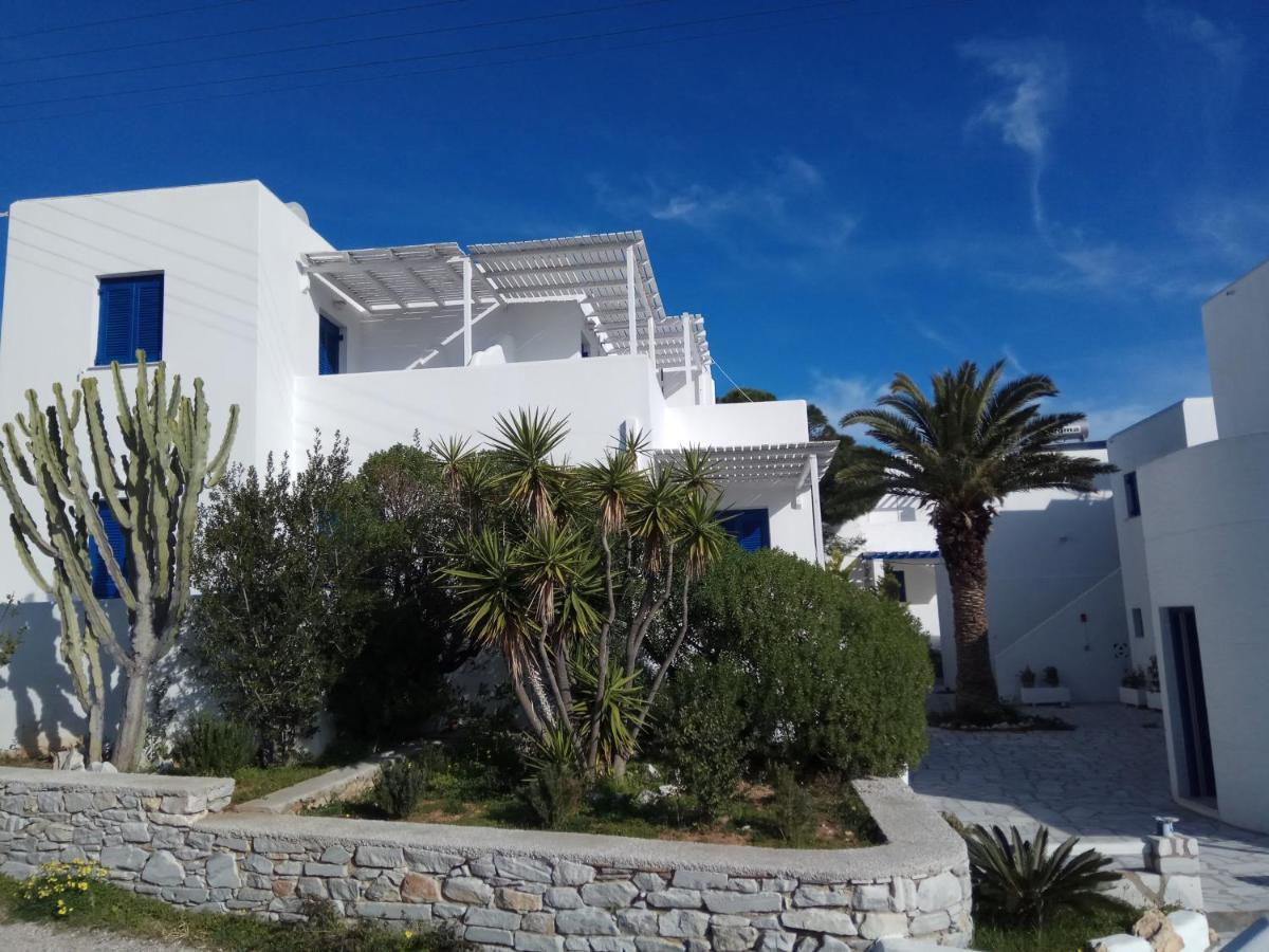 Nicos Studios & Apartments Logaras Bagian luar foto