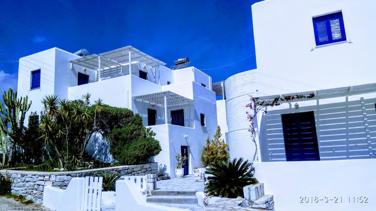 Nicos Studios & Apartments Logaras Bagian luar foto